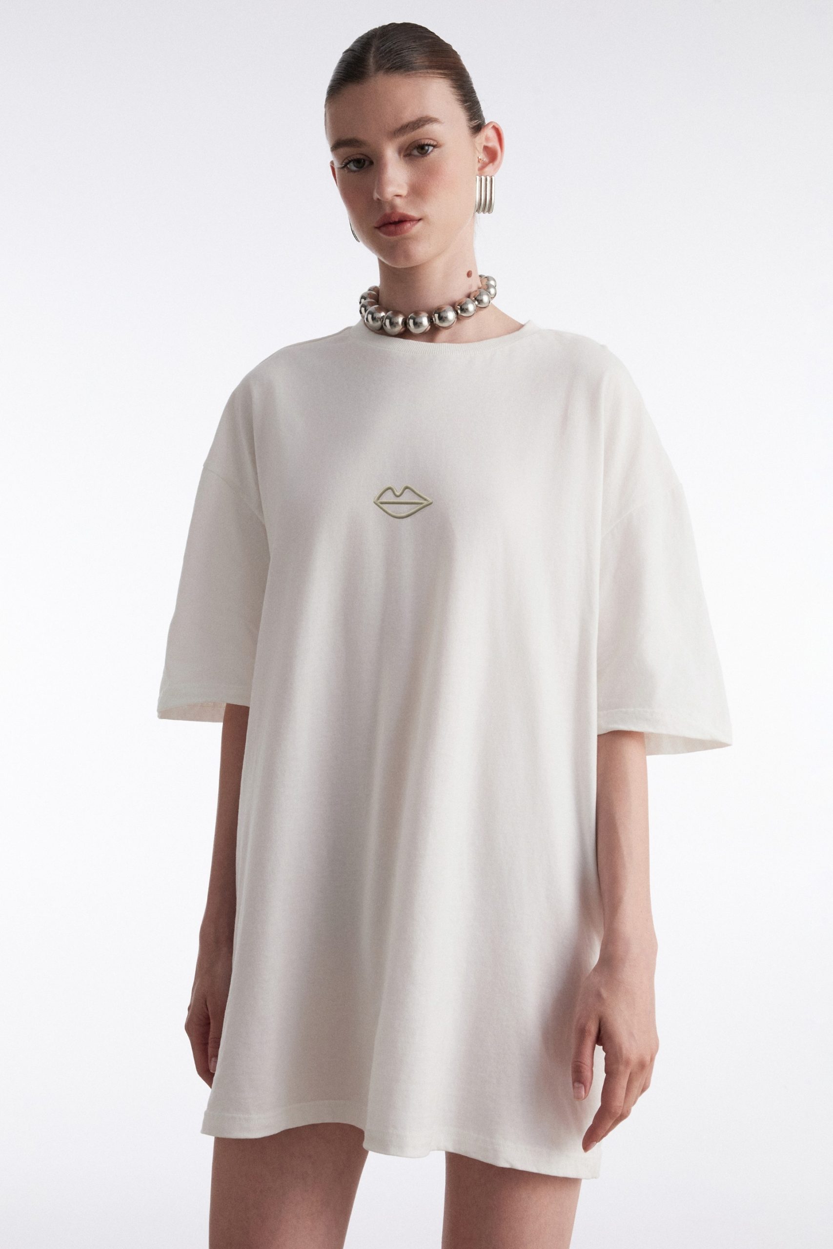 nadia_rapti_summer271125439_new NR We Should Kiss T-Shirt Off White - Image 1