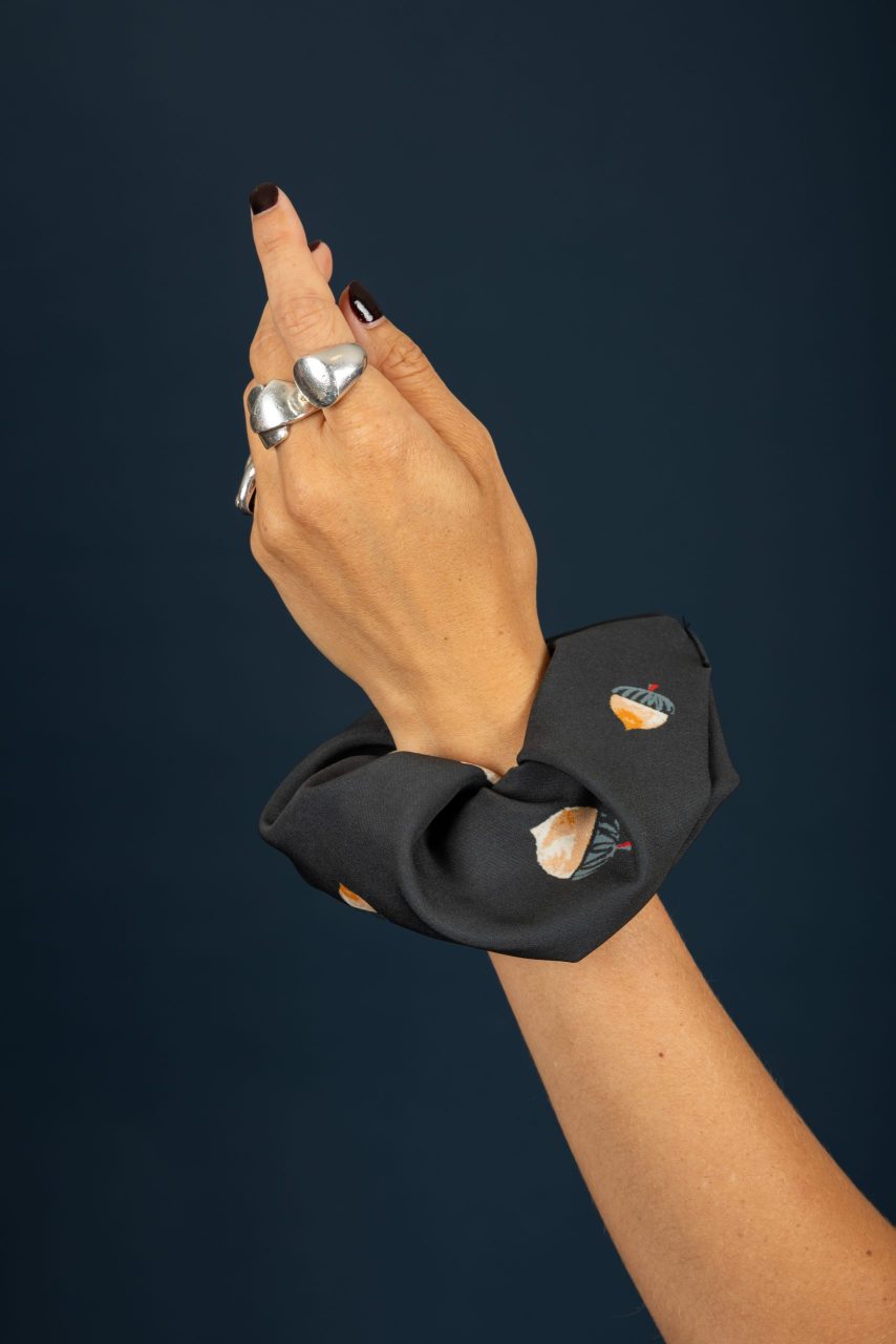 91190-scaled Jeffrey Scrunchie - Μαύρο - Image 1