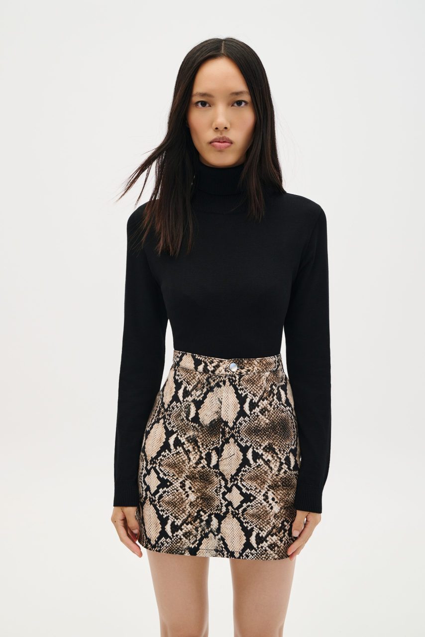 W6THBZ0059-BLOUSE-TURTLENECK-W6TNDS0037DENIM-SKIRT-4-scaled Basic Ζιβάγκο - Μαύρο/Καφέ - Image 1