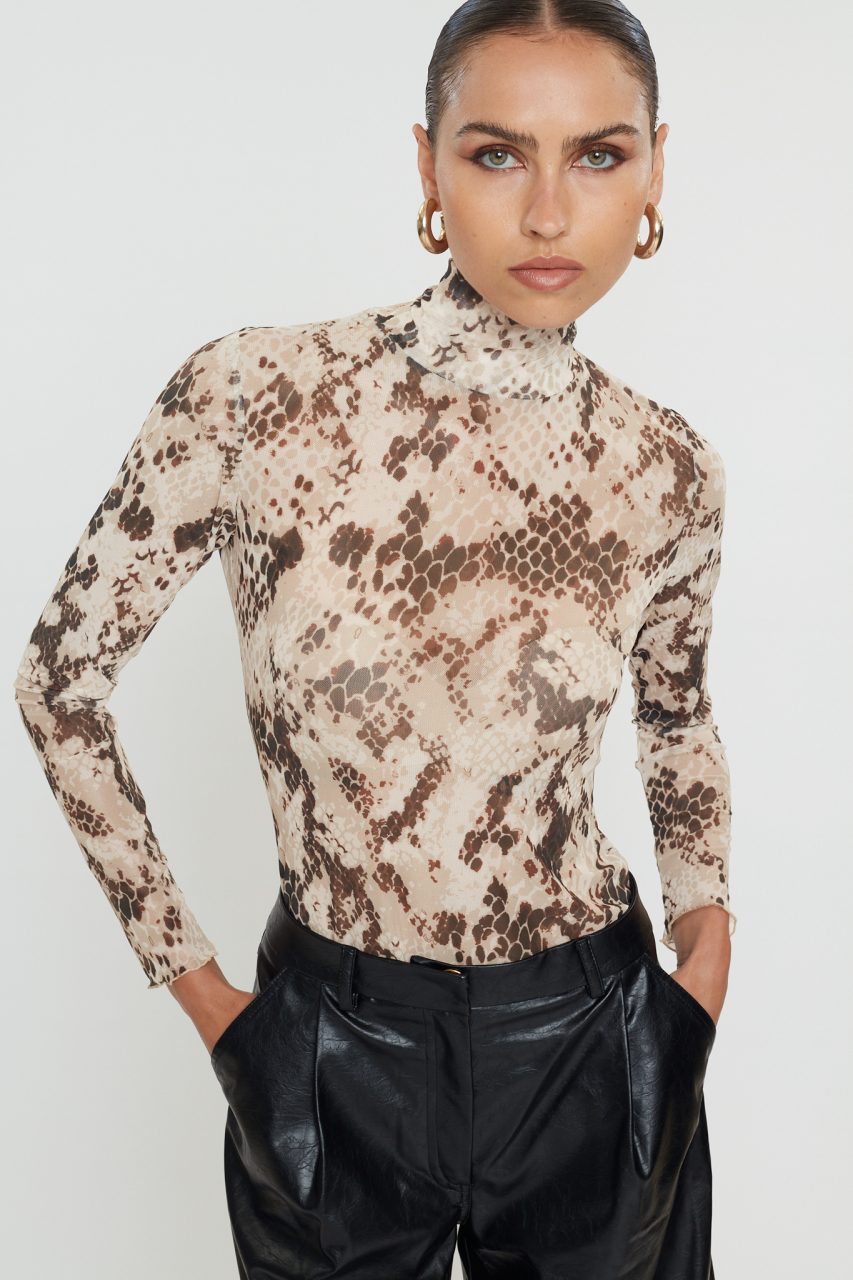 WEB_MIXMATCH_PF25-26_5254 Keisi Tulle Top - Beige Snake - Image 1