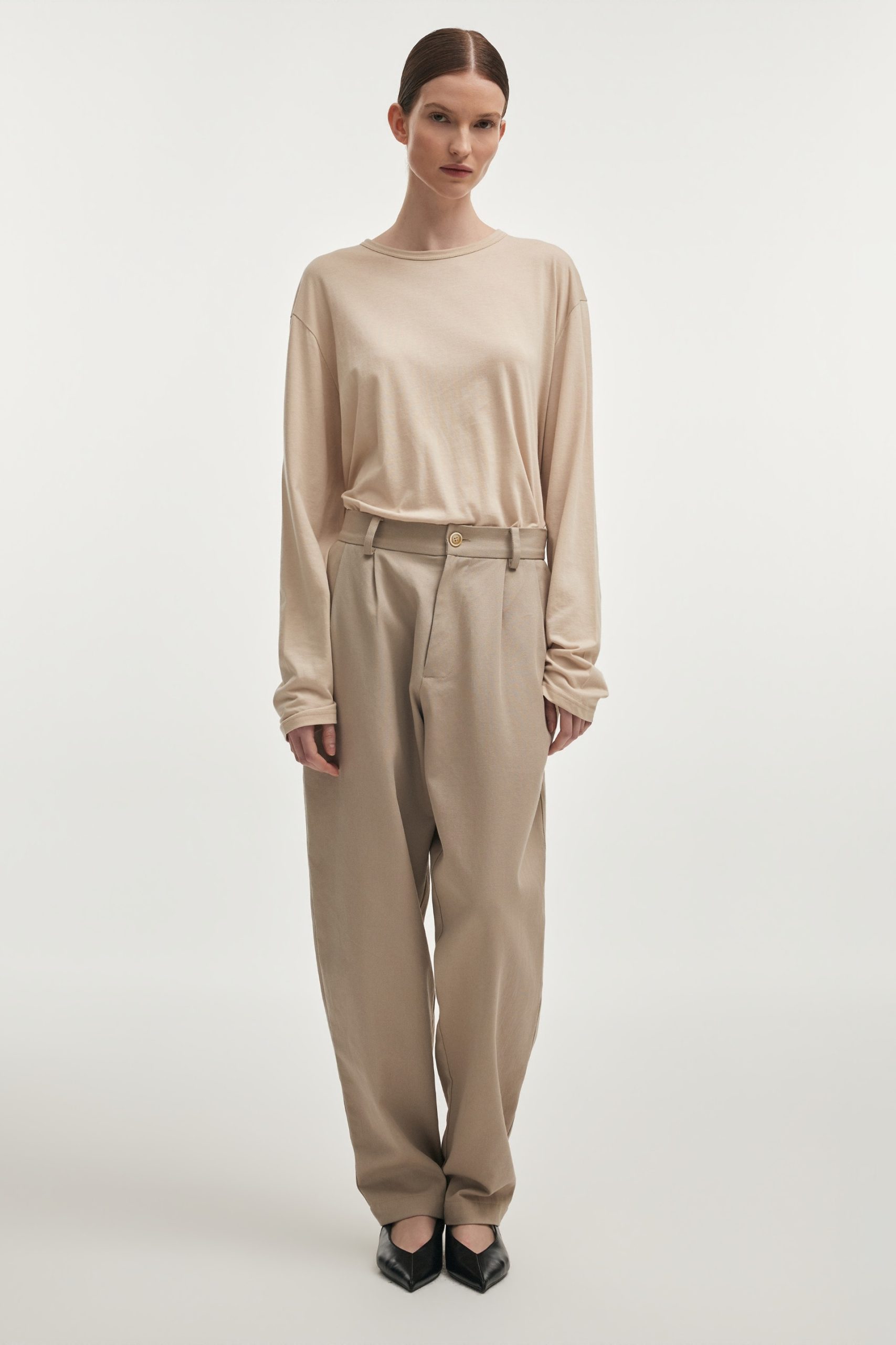 nr_e_sum26_1523763_copy NR Muse Trousers - Greige - Image 1