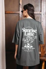Sunrise Latte Oversized T-Shirt - Χακί - Image 2